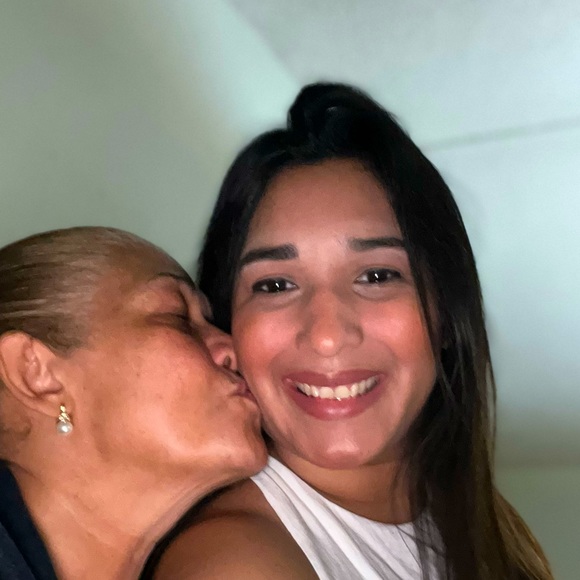 Meet your Posher, Glory - Picture 1 of 1